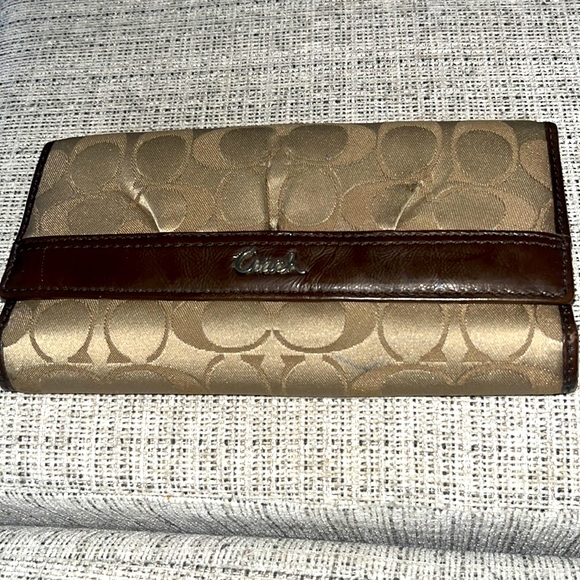 Coach - Picture 1 of 10